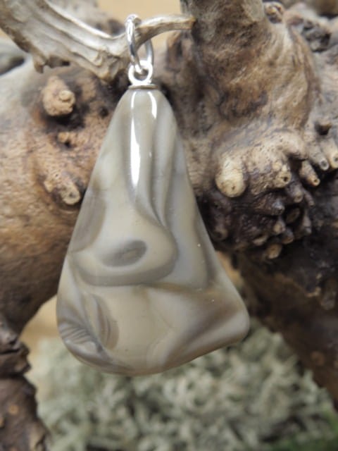 krzemień pasiasty - wisiorek