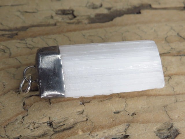 selenit surowy * wisior