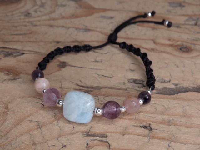 Kamienie dla znaku zodiaku Ryby * bransoletka makrama