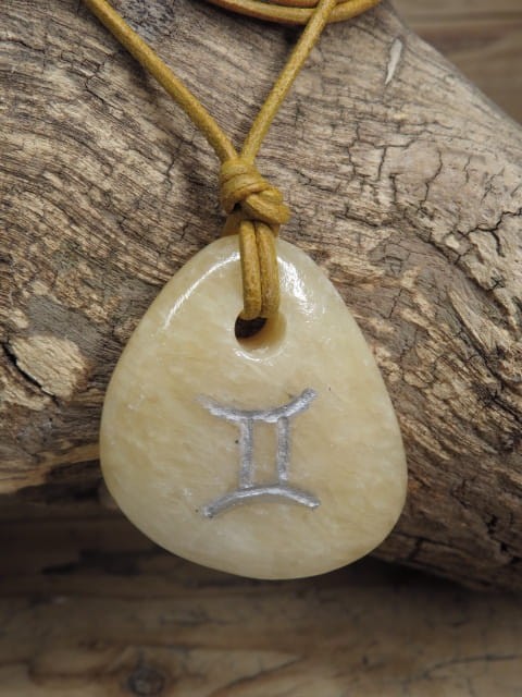 bliźnięta - znak zodiaku - aragonit wisior