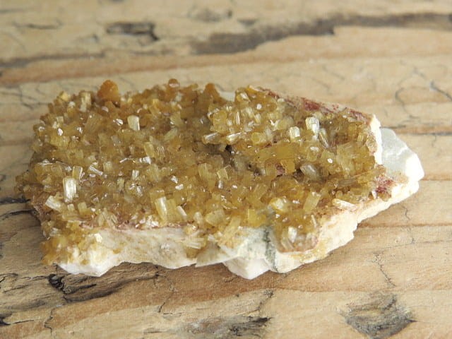 stilbit na skaleniu * Strzegom