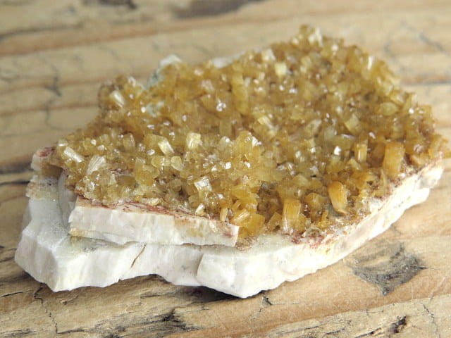 stilbit na skaleniu * Strzegom