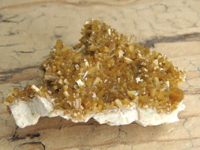 stilbit na skaleniu * Strzegom