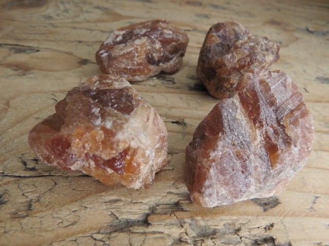 granat hessonit Madagaskar