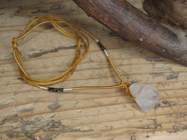 fluoryt bezbarwny naszyjnik etno