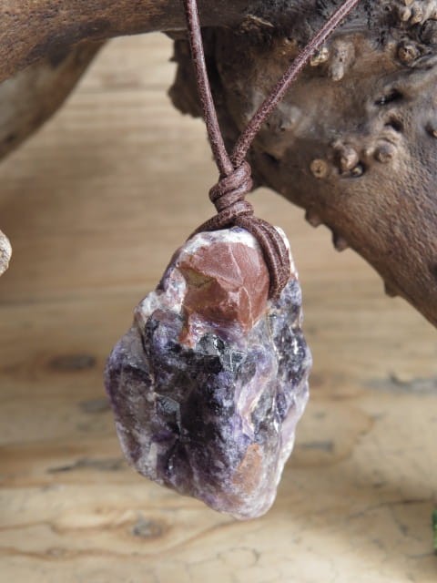 ametyst * amulet na rzemieniu