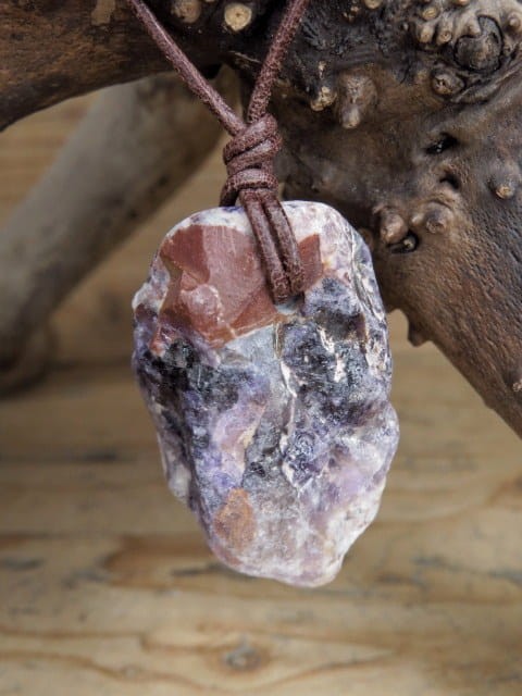 ametyst * amulet na rzemieniu