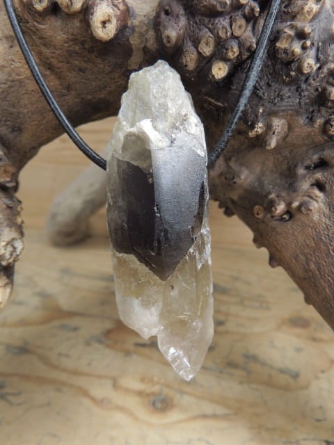 kwarc dymny * amulet  na rzemieniu - ochrona i spokój