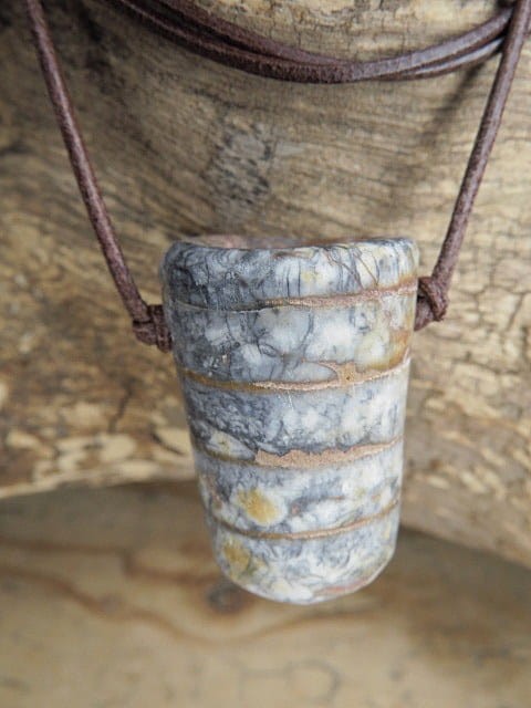 orthoceras - wisior na rzemieniu