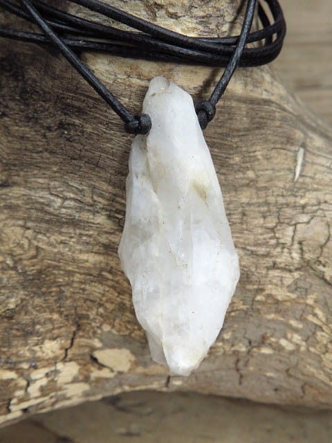 kwarc mleczny - Polska - amulet ochronny na rzemieniu
