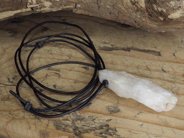 kwarc mleczny - Polska - amulet ochronny na rzemieniu