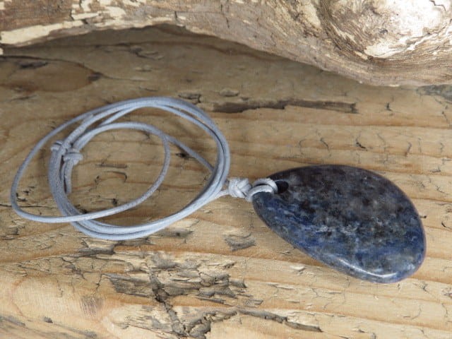 sodalit * amulet na rzemieniu
