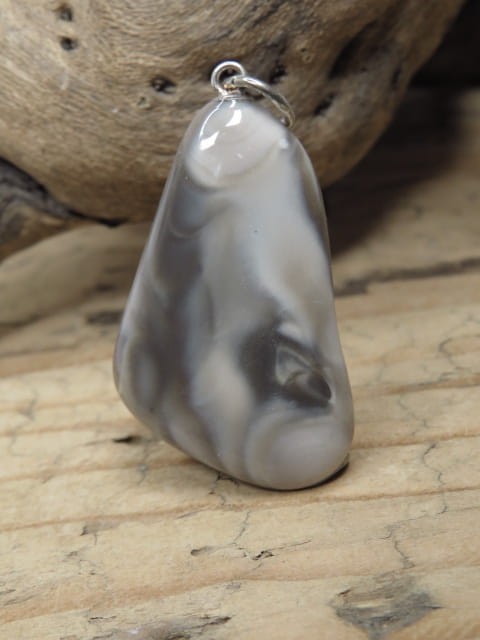 krzemień pasiasty - wisiorek