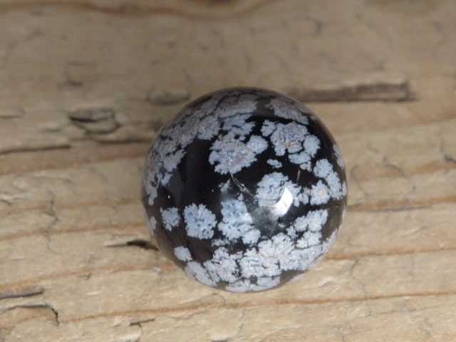 obsydian śnieżny kulka 3cm