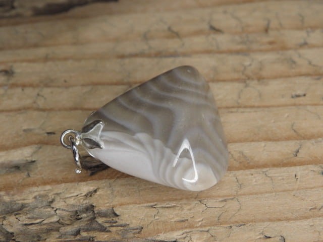 krzemień pasiasty - wisiorek