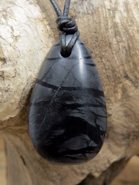 marmur Picasso * amulet na rzemieniu