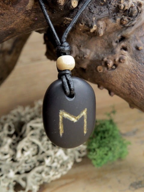 Ehwaz - runa na kamieniu