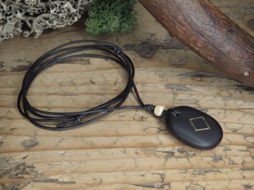 Ingwaz - runa na kamieniu