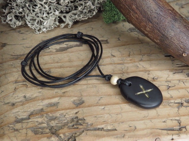 Gebo - runa na kamieniu - wisior z bazaltu