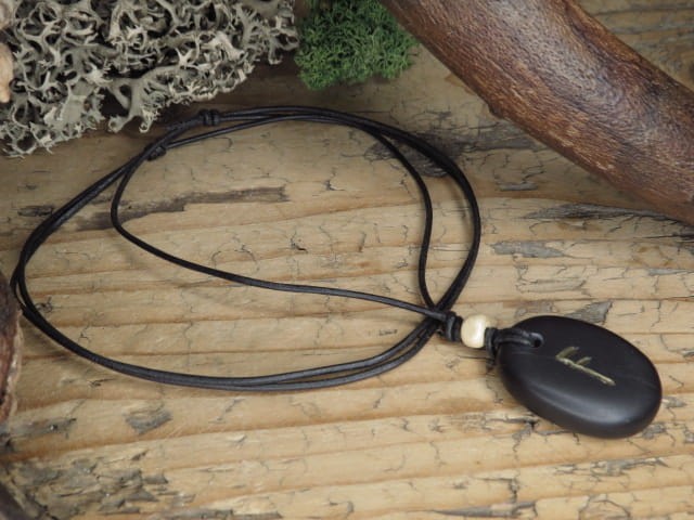 Ansuz - runa na kamieniu * wisior z bazaltu