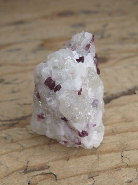 spinel rubinowy Birma - FLUORESCENCJA UV