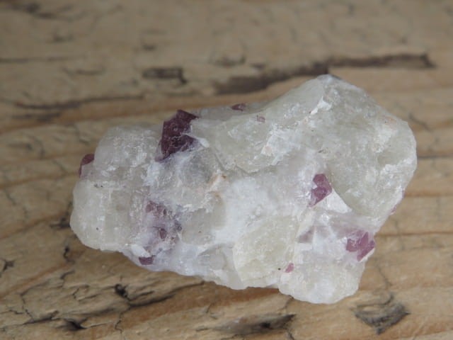 spinel rubinowy Birma - FLUORESCENCJA UV