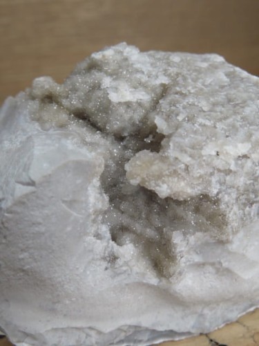 krzemień z geodą i kryształami kwarcu * konkrecja - buła * Polska