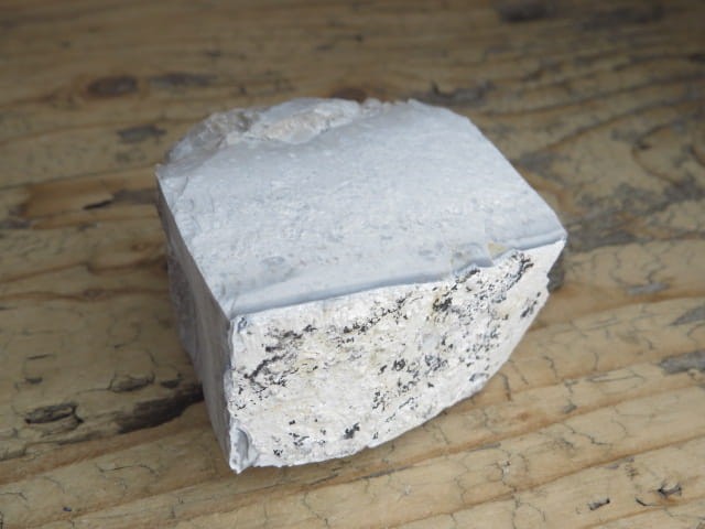 krzemień z geodą i kryształami kwarcu * konkrecja - buła * Polska