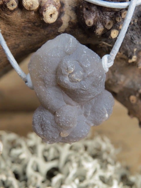 chalcedon na rzemieniu