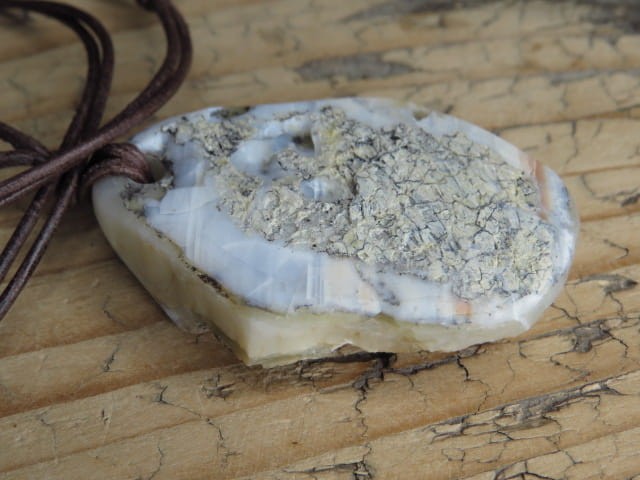 opal * Szklary Polska * talizman rozwoju duchowego na rzemieniu