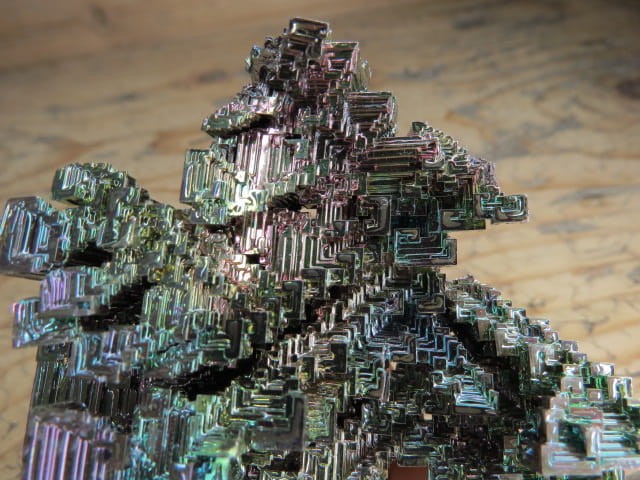 bizmut - kryształ laboratoryjny