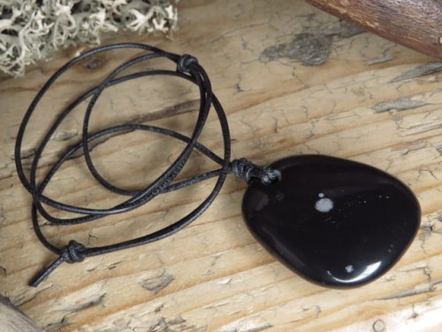 obsydian śnieżny * amulet ochronny na rzemieniu