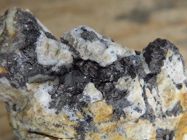 sfaleryt w brekcji - Góry Sowie Polska