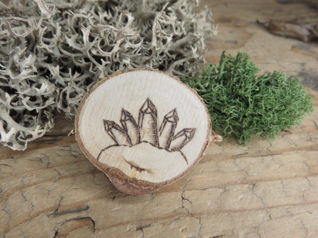 Magnes Kryształ górski wypalony w drewnie