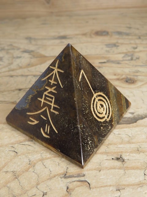 tygrysie oko - piramida Reiki