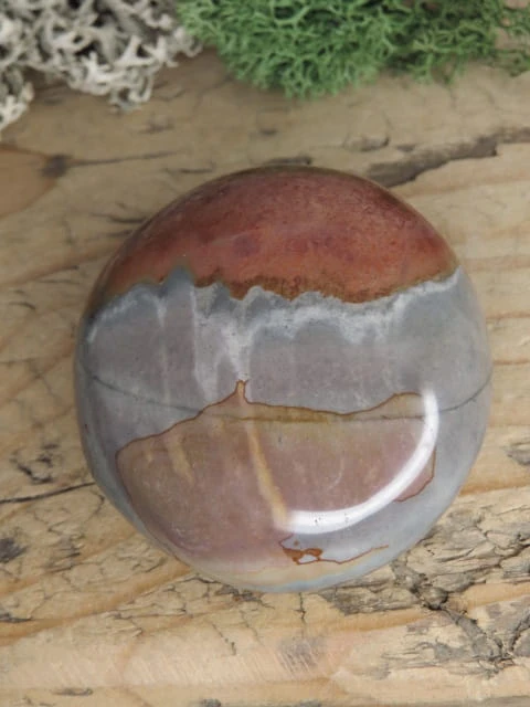 Jaspis polichromia - kamień do masażu. Ręcznie wykonane mydełko do masażu. Kamień polerowany.