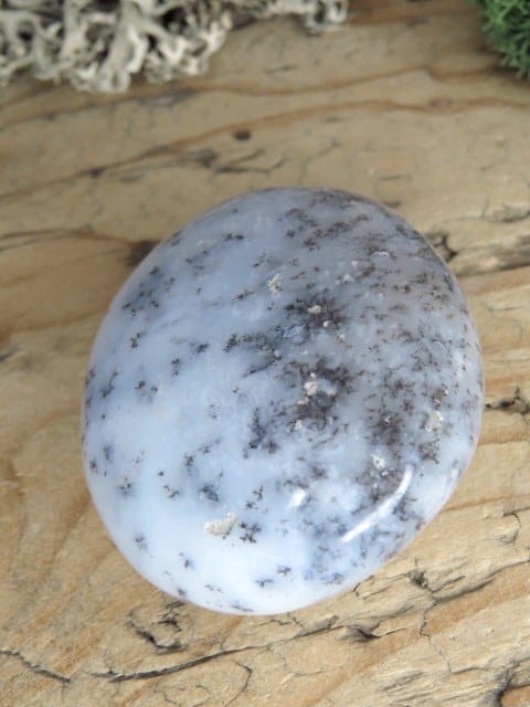 Opal mszysty - kamień do masażu. Ręcznie wykonane mydełko do masażu. Kamień polerowany.