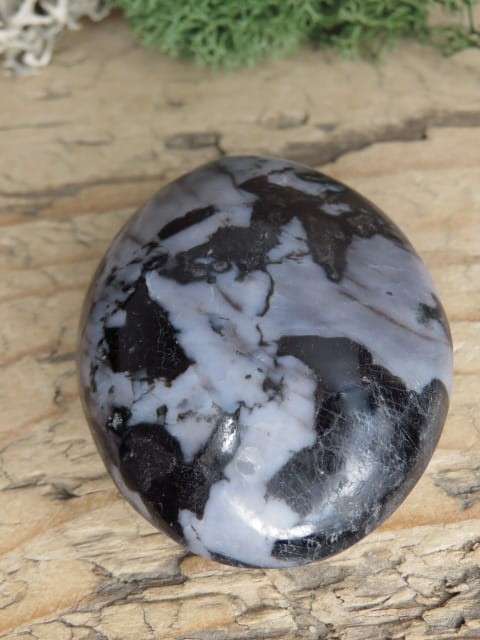 Gabro - kamień do masażu. Ręcznie wykonane mydełko do masażu. Kamień polerowany.