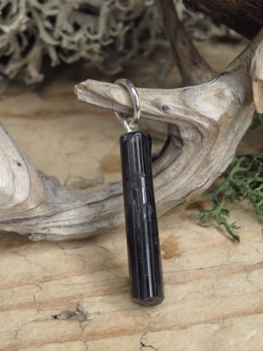 turmalin czarny szerl - wisior