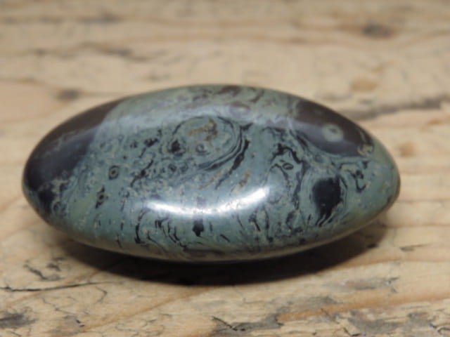 Jaspis kambaba - kamień do masażu. Ręcznie wykonane mydełko do masażu. Kamień polerowany.