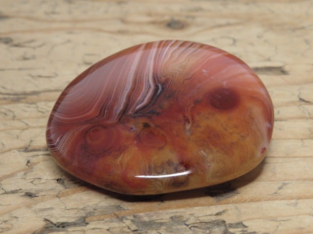 Agat - kamień do masażu. Ręcznie wykonane mydełko do masażu. Kamień polerowany.