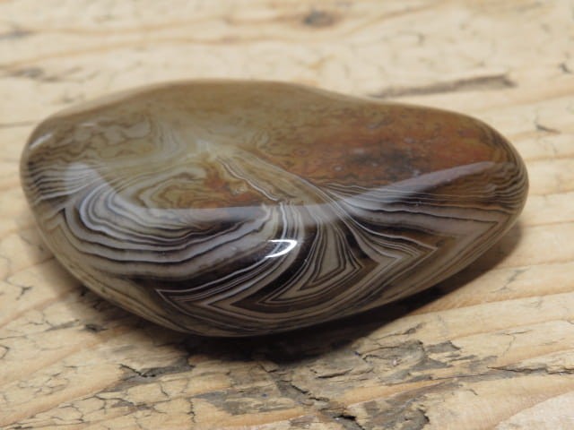 Agat - kamień do masażu. Ręcznie wykonane mydełko do masażu. Kamień polerowany.