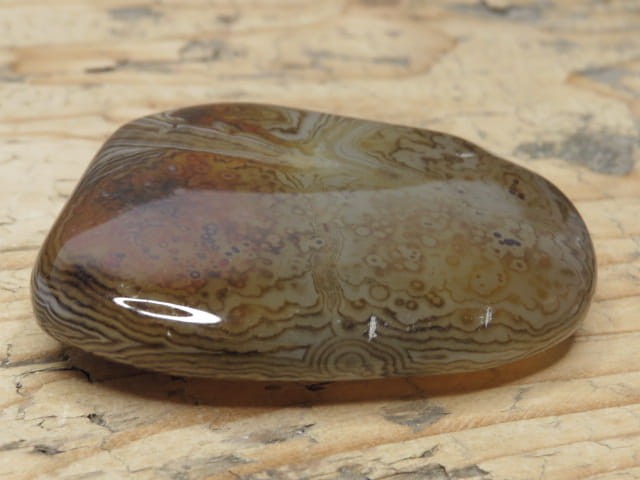 Agat - kamień do masażu. Ręcznie wykonane mydełko do masażu. Kamień polerowany.