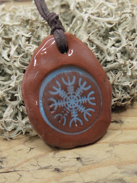 Aegishjalmur -Tarcza Algizowa - wisior z ceramiki - amulet ochronny