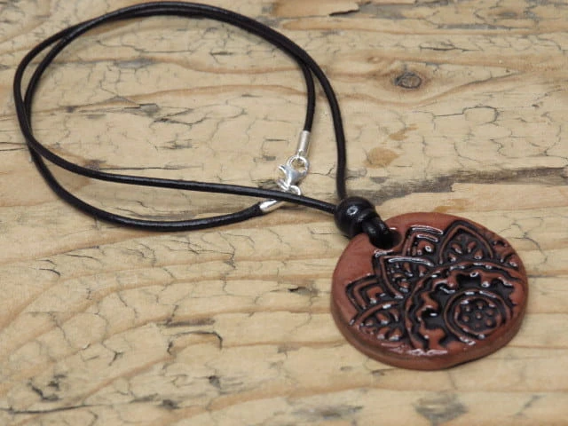 Ceramiczny wisior z motywem mandali