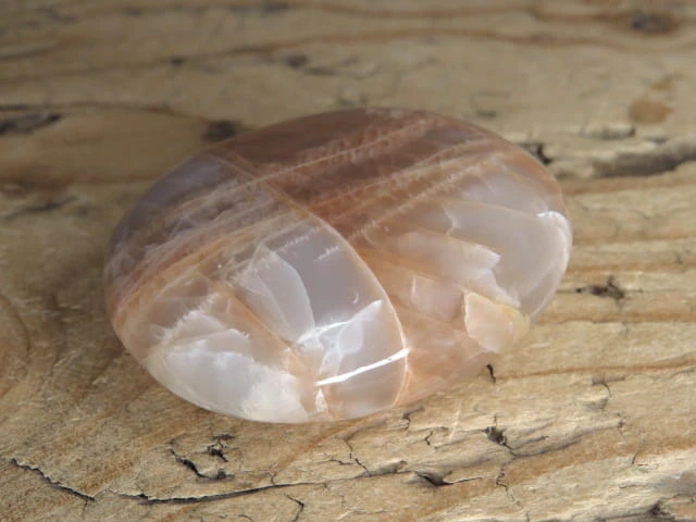 kamień księżycowy - kamień do masażu