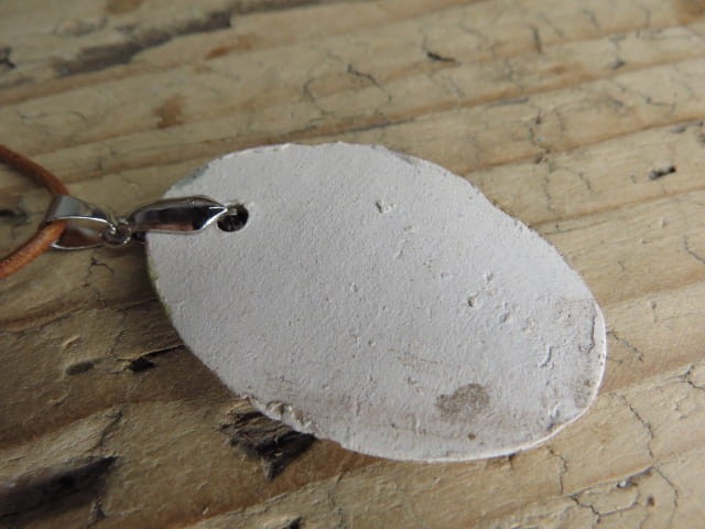 Ceramiczny wisior z motywami orientalnymi – brązowo-zielono-szary, ręcznie robiony