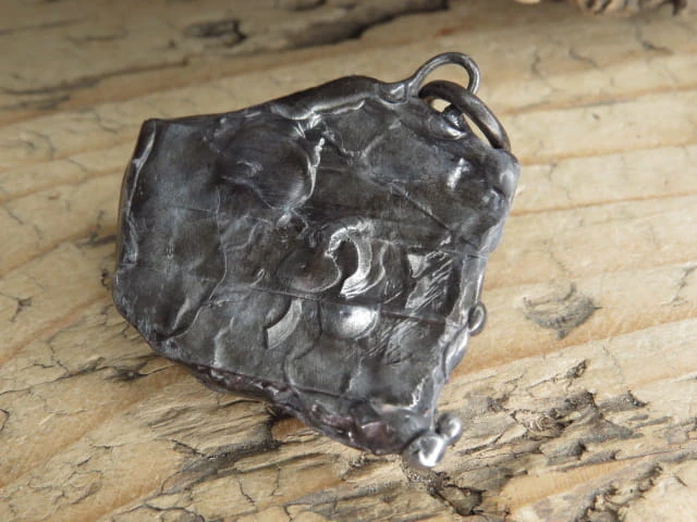 wanadynit - wisior ze szczotką kryształów