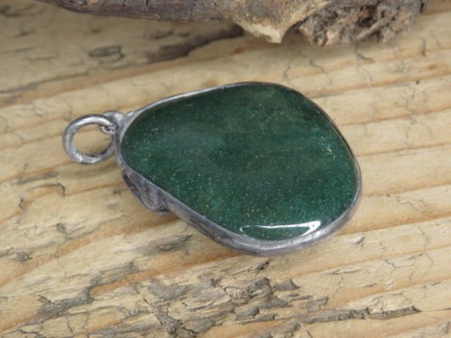 awenturyn zielony wisior artystyczny