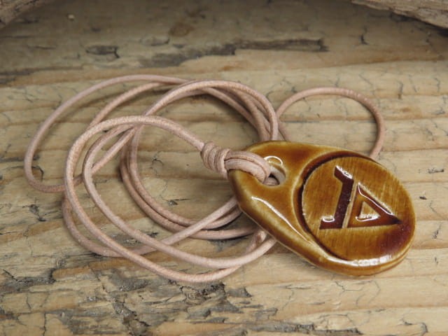 Symbol Welesa - wisior ceramiczny